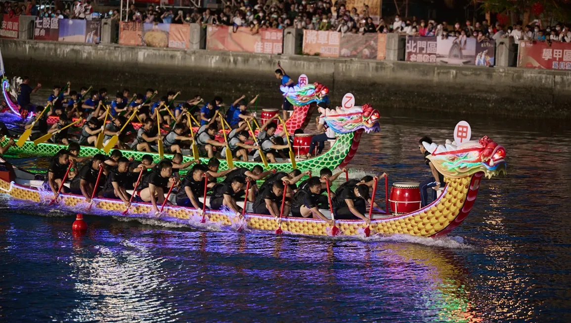 端午連假玩臺南! 龍舟賽、蓮花季、鹽山風車祭一次看