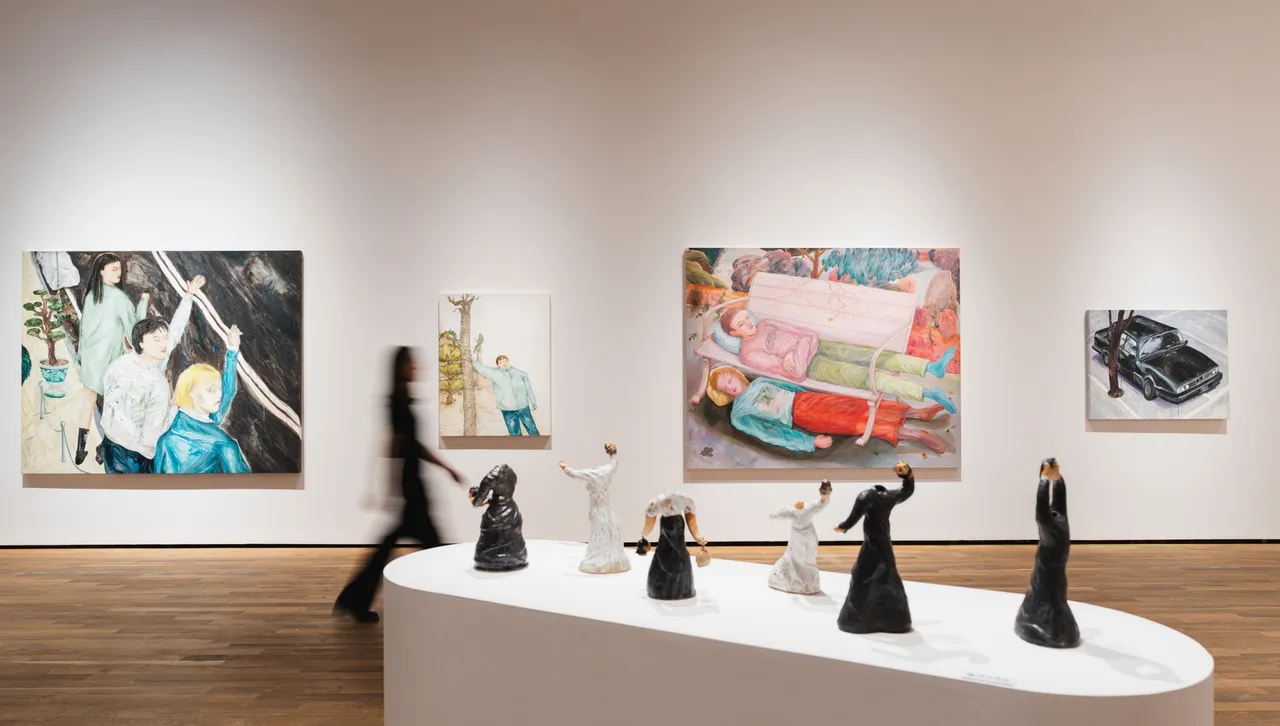南美館新展「黏膩關係」 探討社群時代的情緒壓力與自我縫隙