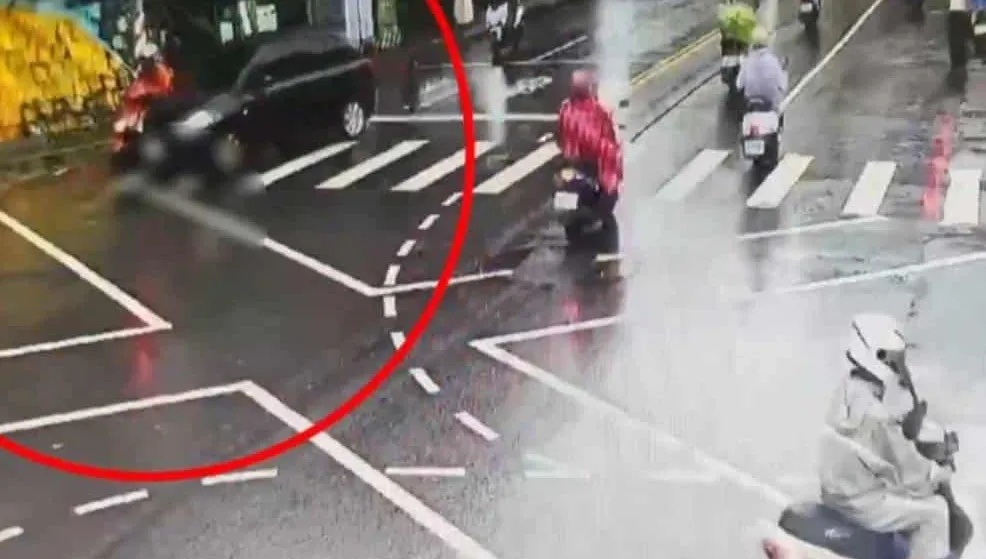 轎車右轉擦撞同向機車　騎士重傷送醫不治