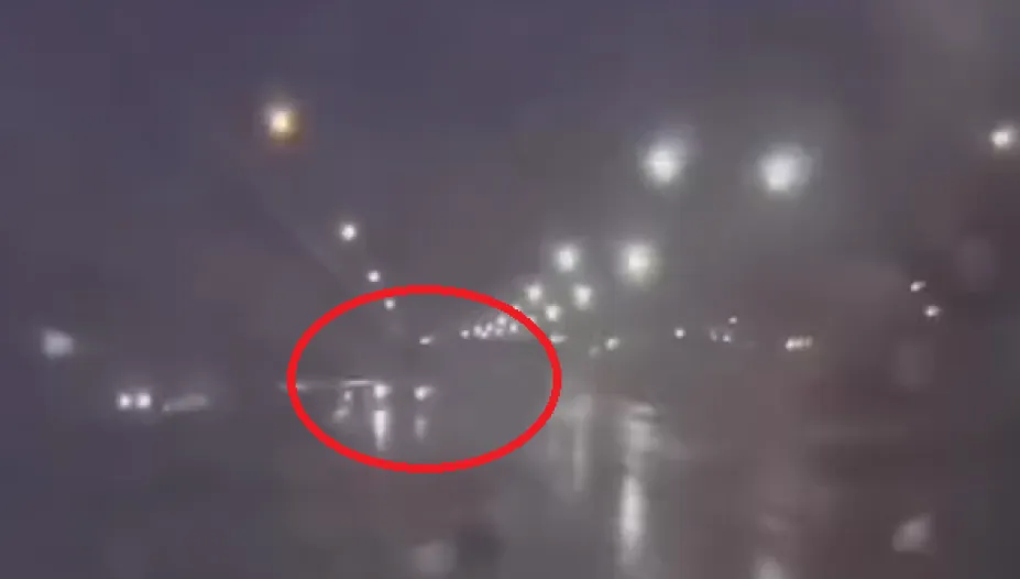 天雨路滑釀禍！　台74線砂石車自撞護欄駕駛骨折