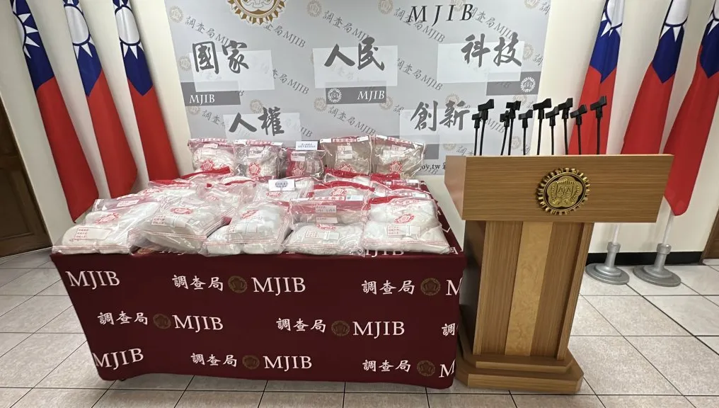 農地鐵皮屋藏毒窟！台南破1.5億安毒工廠　4千公斤半成品曝光