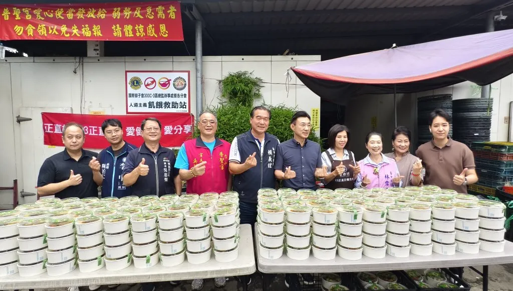 江啟臣、羅廷瑋現身力挺！正直村攜手普聖宮送出500份健康養生餐　13正直日公益送暖不停歇