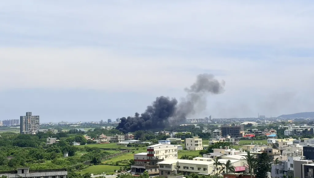 快訊／新竹空軍基地驚傳油庫爆炸！　消防隊員灌救中