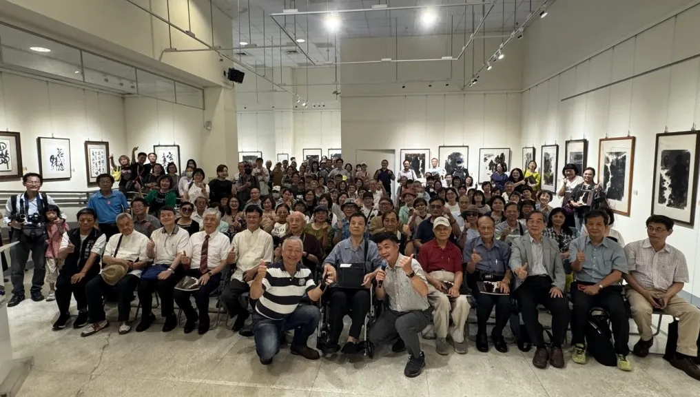 李惠正85歲水墨回顧展台中登場　重墨山水展現藝術人生與土地情懷