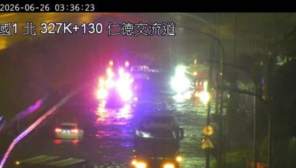 快訊／快改道！仁德交流道旁「高速一街一段」水淹100公分　下裕農路匝道請改道