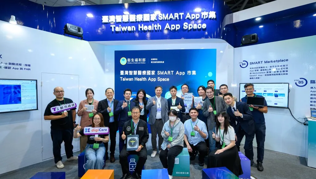 全台SMART 50地區醫院  員榮AI智能醫囑系統登上大南方智慧健康展