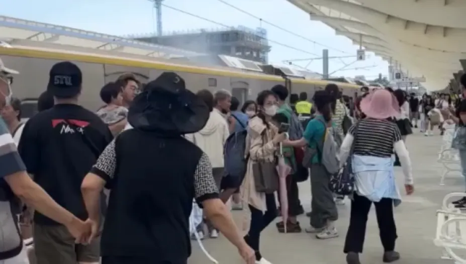 手持電風扇起火！　台鐵區間車內煙霧瀰漫旅受驚嚇