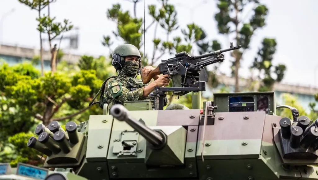 陸軍旅長帶隊上酒店！狂歡到天亮  八軍團秒拔官下場曝