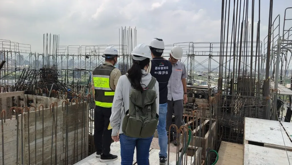 南屯建案深夜火警！中市都發局勒令停工開罰　須完成「三階段審查」才能復工
