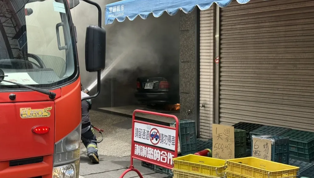快訊／彰化員林住宅火警！濃煙狂竄　消防急佈水線灌救