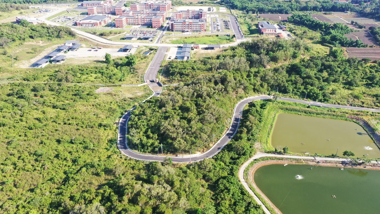 ▲6.17億元打造,關廟湯山營區第三聯外道路通車。(圖/台南市工務局提供)
