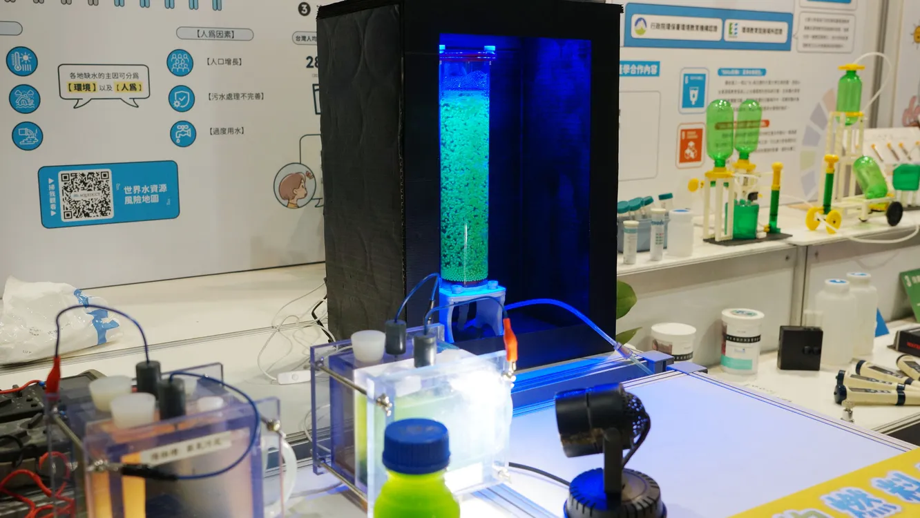 ▲大葉大學前進均衡臺灣週,展出微藻發電、水循環科技推廣永續科普。(圖/大葉大學提供)