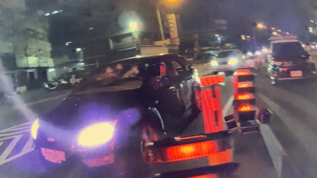 擋風玻璃碎裂還上路　彰化員警攔車起獲毒品