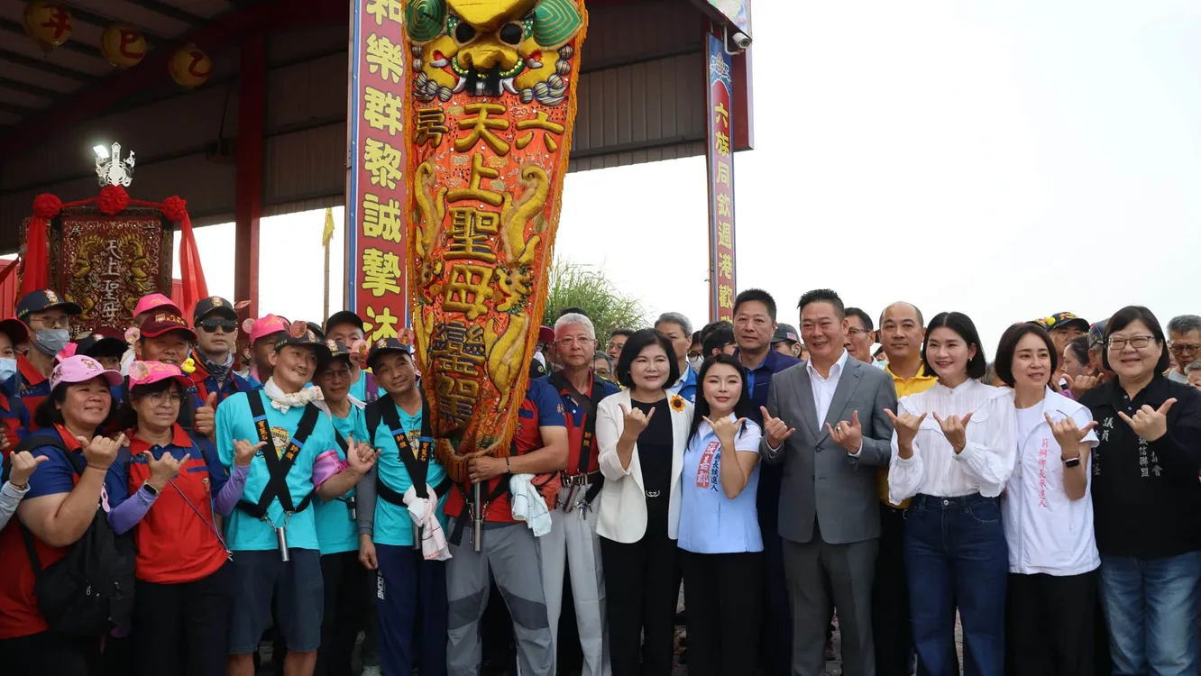 六房媽熱鬧過爐　成千上萬信徒隨行祈福