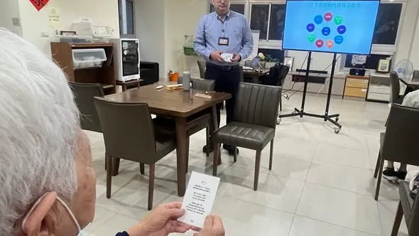 蘭陽仁愛之家感謝諮商心理師林昱成蒞臨機構　與長輩們分享「正念」主題課程