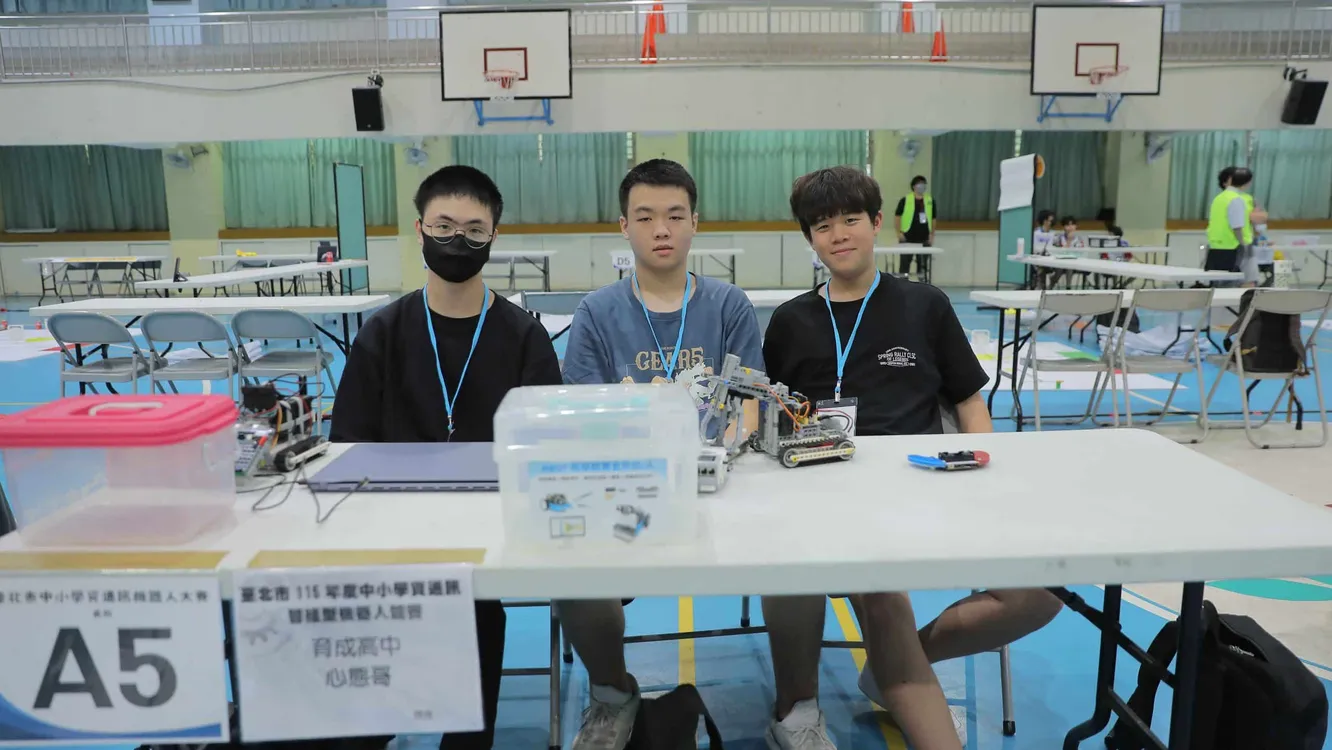 北市智組型機器人大賽熱血開戰　326名學子拚創意與實力