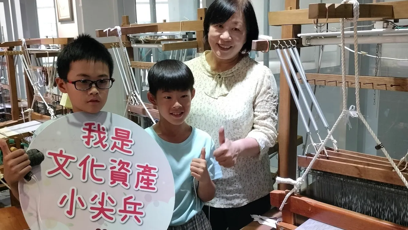 人間國寶黃蘭葉親授！　台中學童化身小織手體驗緙絲工藝魅力