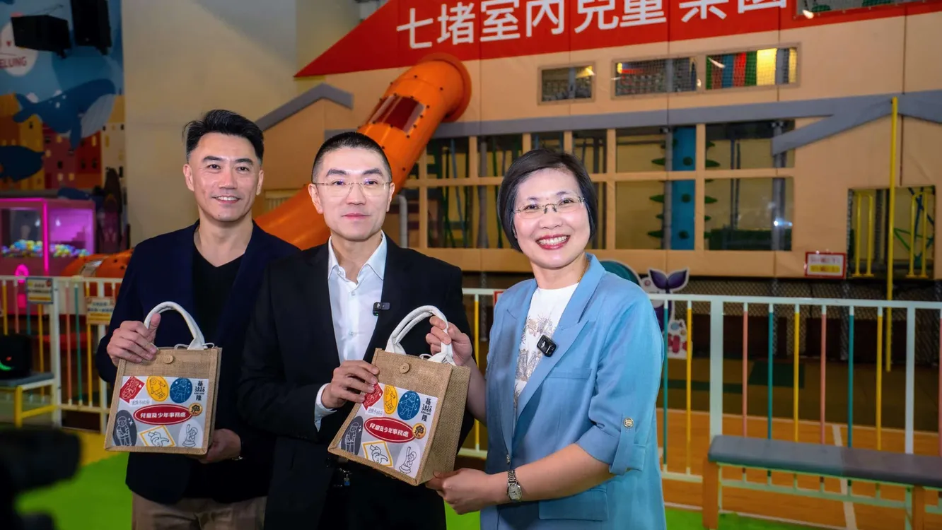 訪謝國樑請益親子政策　徐欣瑩：參考基隆經驗打造新竹縣「室內兒童樂園」