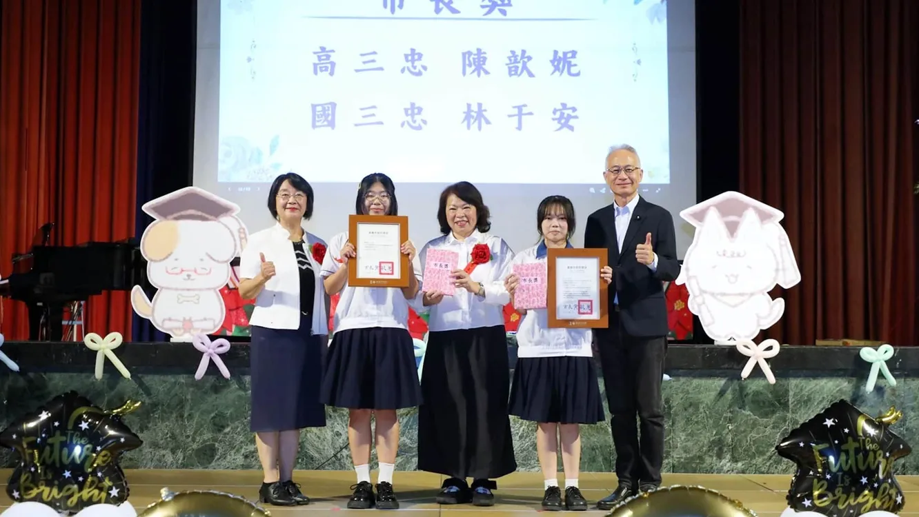 畢業50年重返母校　黃敏惠憶青春歲月勉宏仁學子勇敢追夢