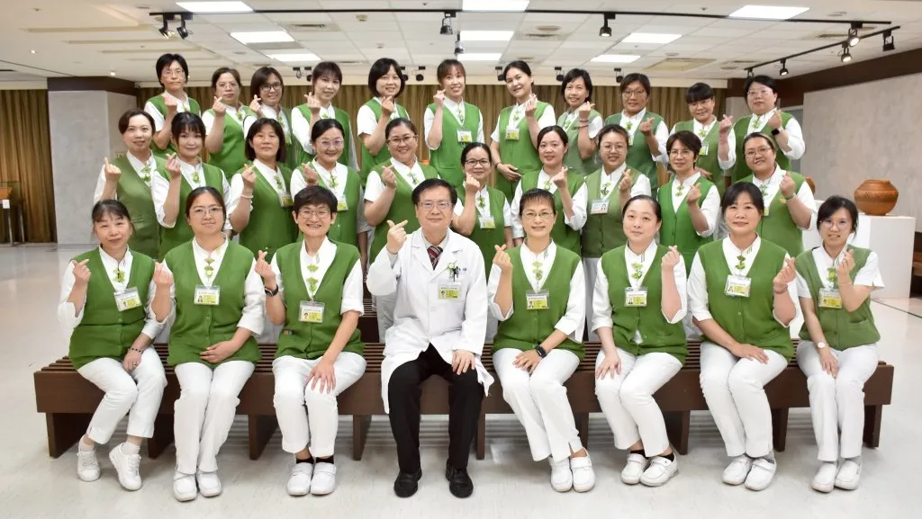 彰濱秀傳12日國際護師節表揚34位優良護理人員