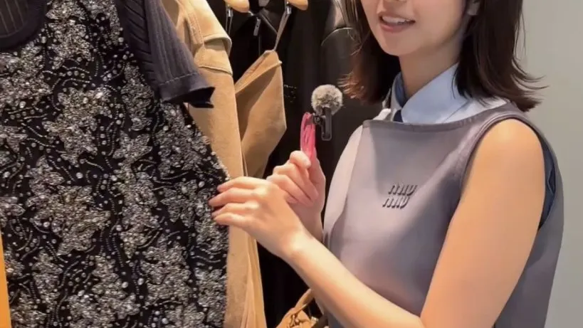 影／前乃木坂46成員齋藤飛鳥穿露肚裝「辣露褲頭」　眼尖網友查到「內褲售價15萬9500日圓」驚呆