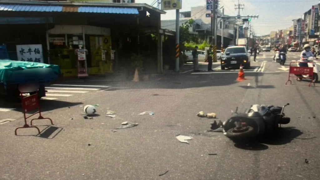 台南安南死亡車禍！小貨車左轉與機車直行機車碰撞　24歲女騎士當場不治