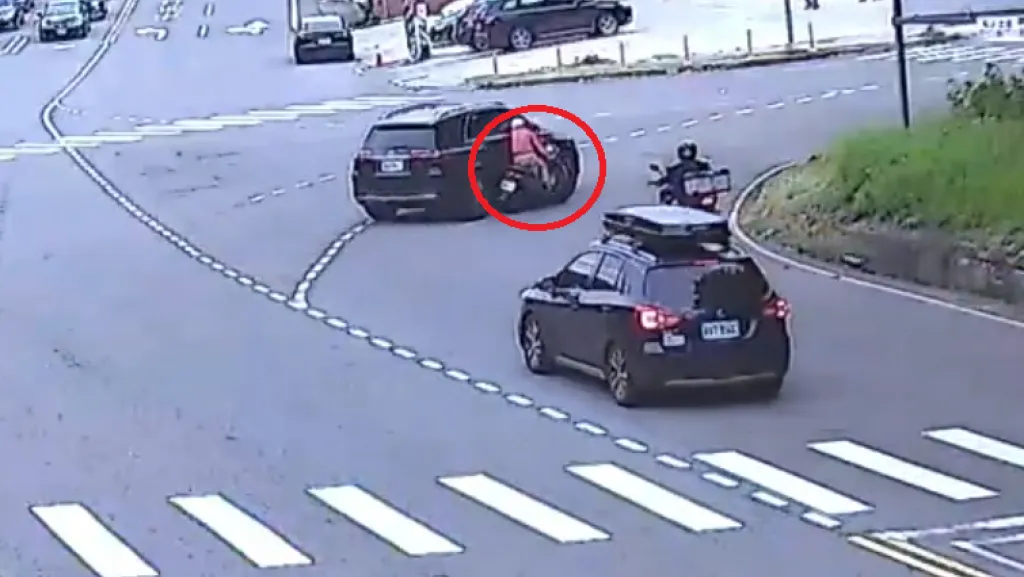 苗栗大湖死亡車禍！　75歲機車騎士與自小客車相撞傷重不治