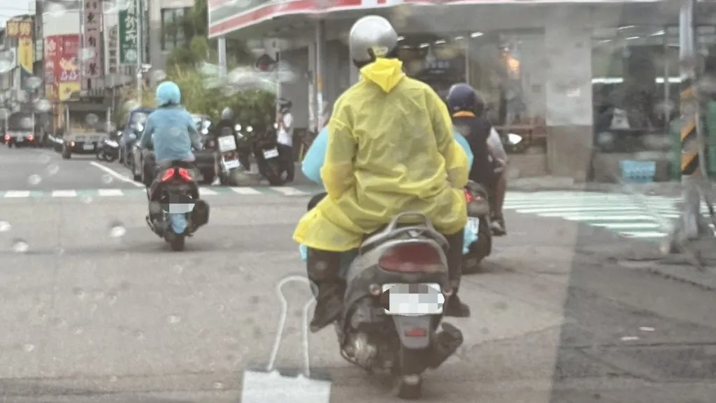 再見毒駕! 男子騎機車搖晃 警方攔查起獲依託咪酯毒品