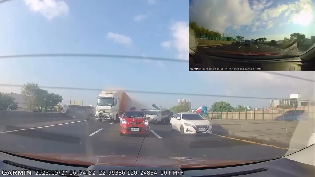 影/驚悚追撞影片!疑貨櫃車煞不住釀禍 國1大灣段9車追撞