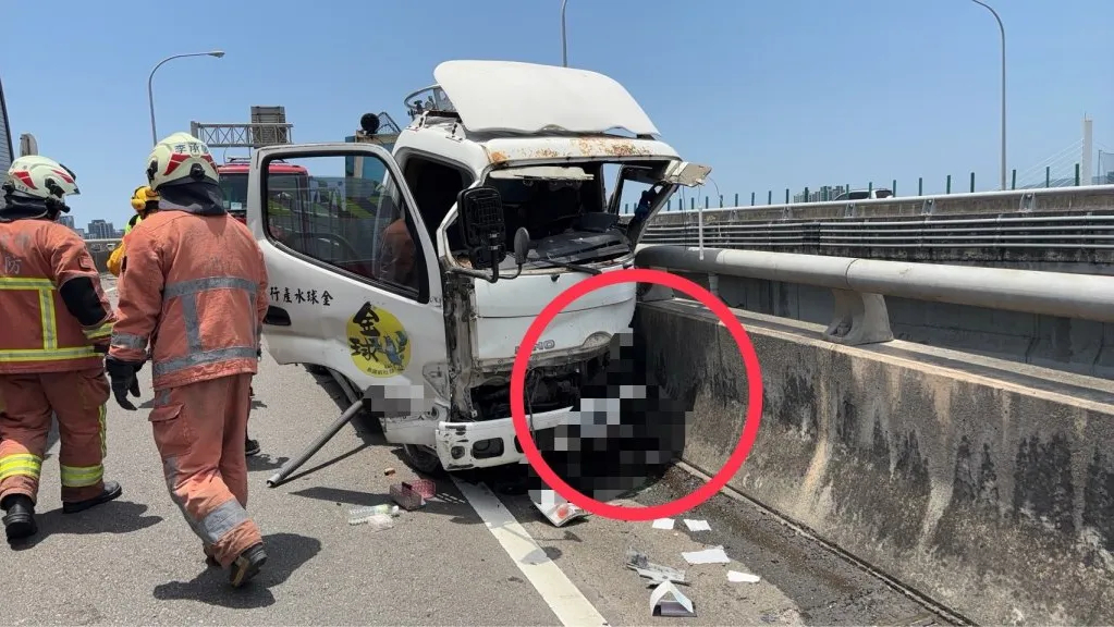 新竹死亡車禍！載蝦貨車撞護欄　駕駛飛出車外頭顱破裂當場死亡