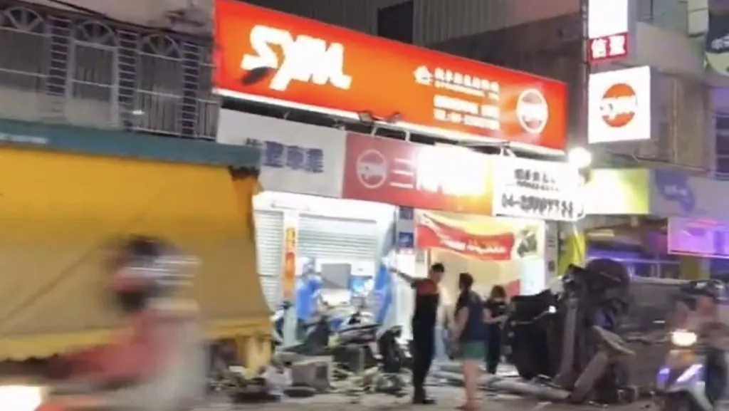 又是高齡駕駛！台中76歲翁逆向暴衝撞機車　38歲騎士噴飛傷重不治