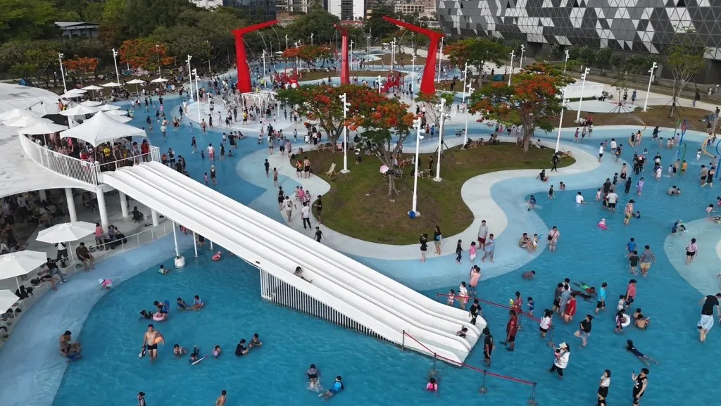 消暑變見血！高雄星光水岸公園「開放首日逾50傷」　男童緊急送醫