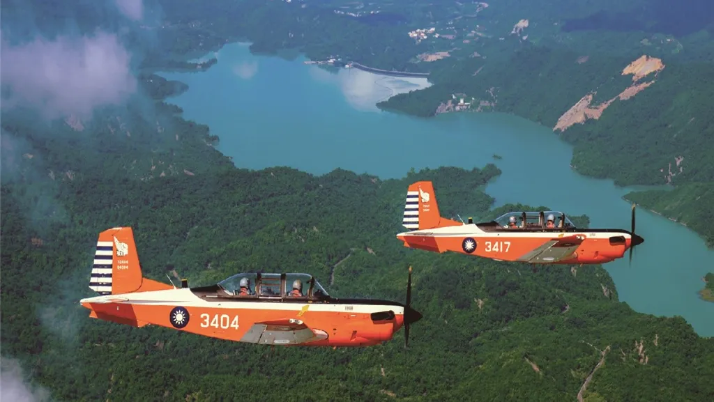空軍T-34墜毀2飛官殉職! 黃國昌:務必查明原因