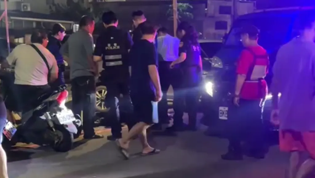 苗栗醉漢要求併桌被拒揚言砍人! 遭壓制管束提告恐嚇