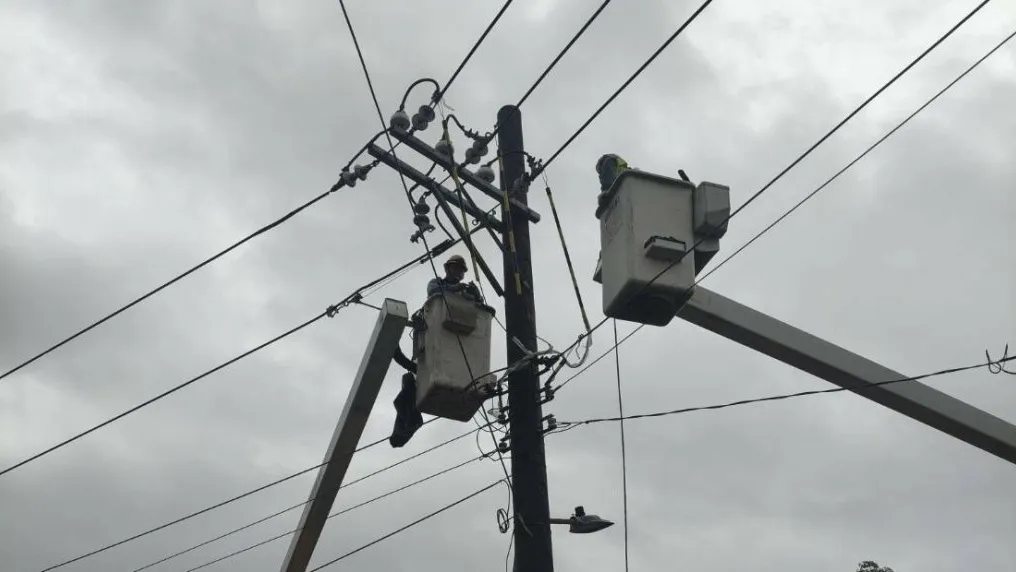 大雷雨釀高壓線路斷！高雄市殯儀館周遭3hrs無電用