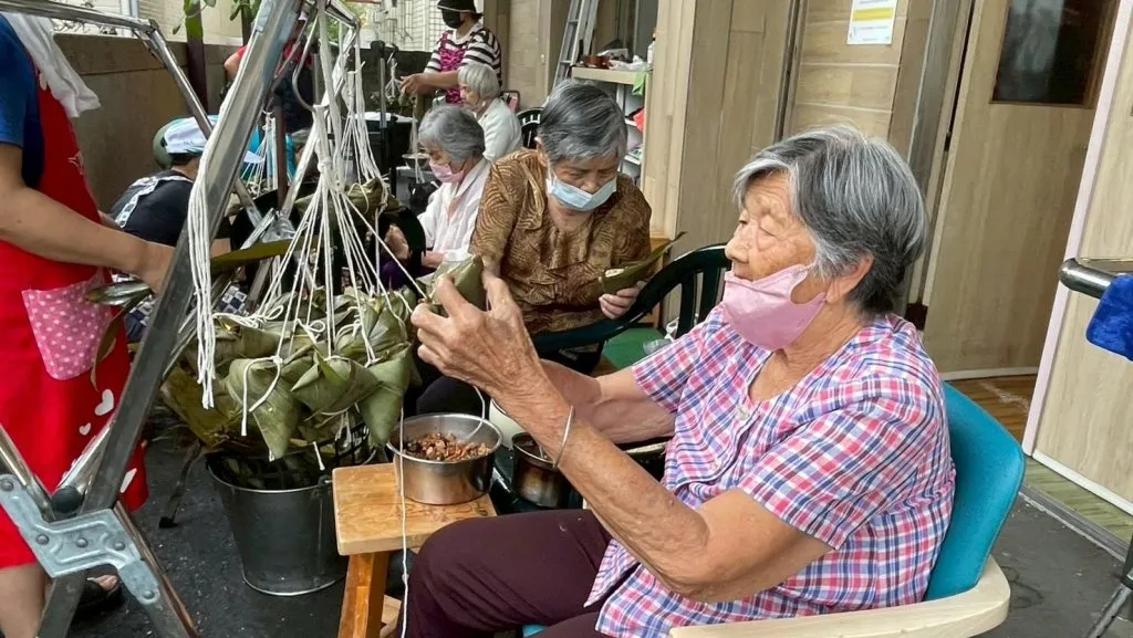 田中、花壇、北斗及秀和苑  粽香、香包陪伴長輩迎端節