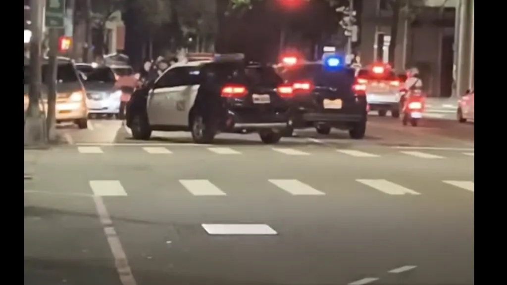 中警攔截失控毒駕男　闖紅燈逆向蛇行還撞傷行人遭逮送辦