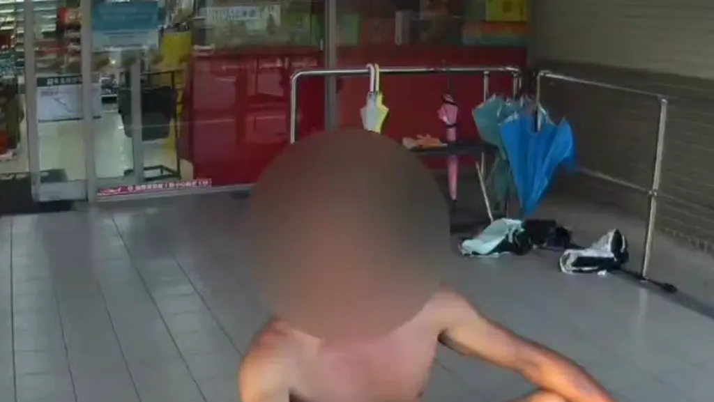 吸毒吸到ㄎㄧㄤ? 桃園裸男大鬧超商砸冰櫃