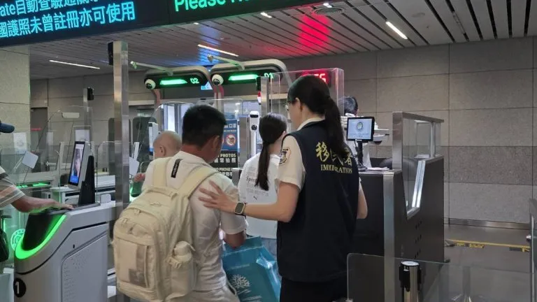 台中國際機場直飛成都天府今啟航　移民署增派人力、推e-Gate提升通關效率