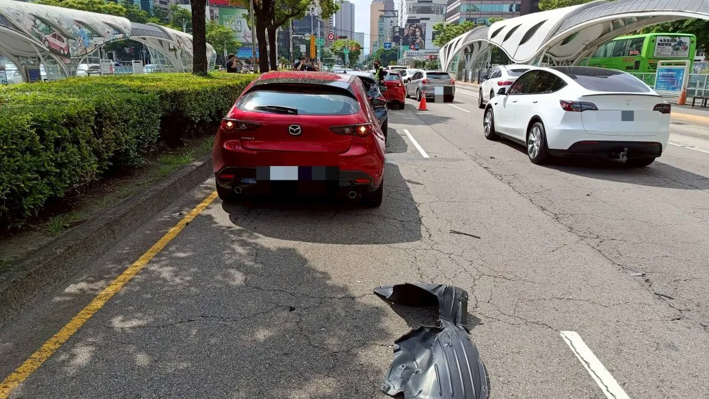 台中毒駕釀4車連還撞2人受傷! 駕駛移送法辦建請檢方聲押