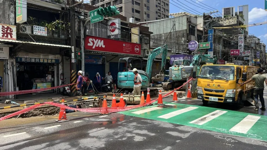 桃園八德瓦斯外洩！　警消人員警戒中