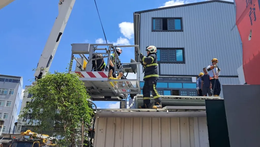 彰化驚悚意外死亡! 屋頂施工遭太陽能板電擊傷重不治