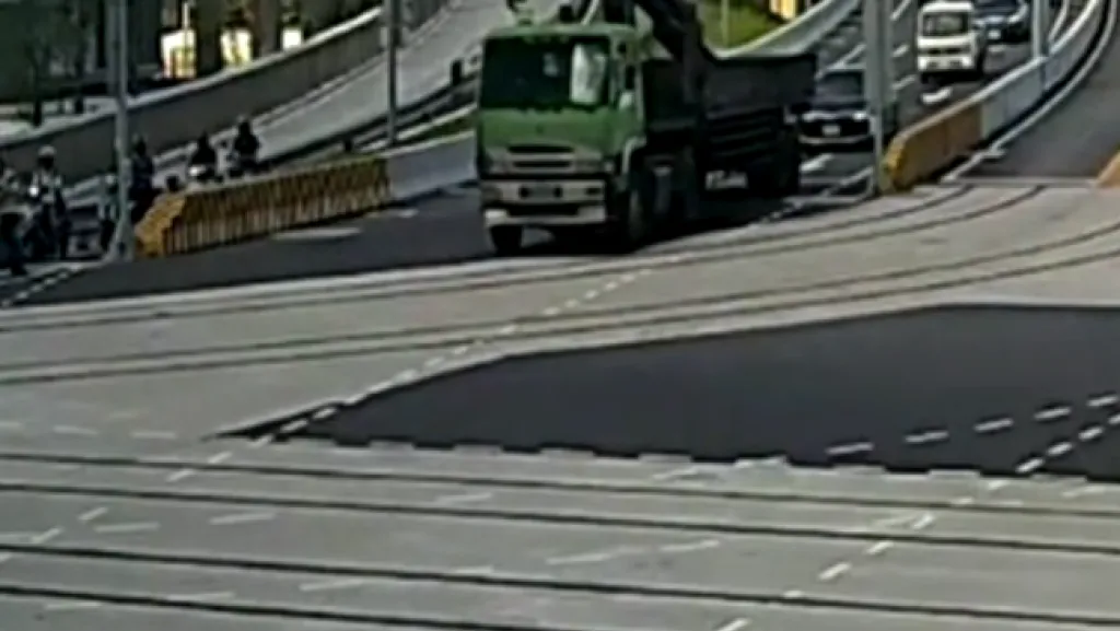 肇事不堪設想！35噸曳引車違規遭攔查駕駛狂發抖　竟是毒駕