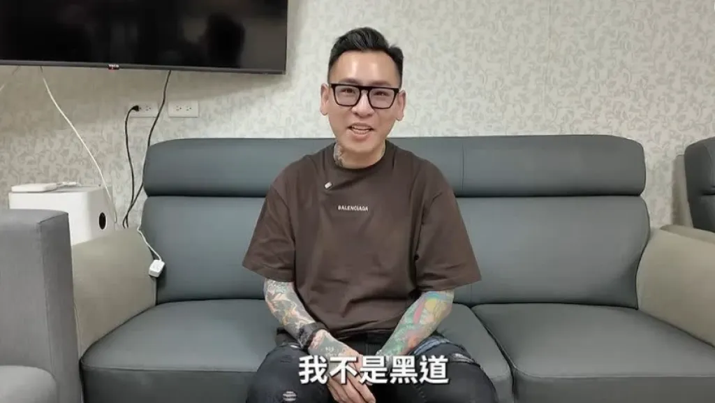 蹦闆遭拘提到案！直播16分鐘「警闖入家中搜索」急關播