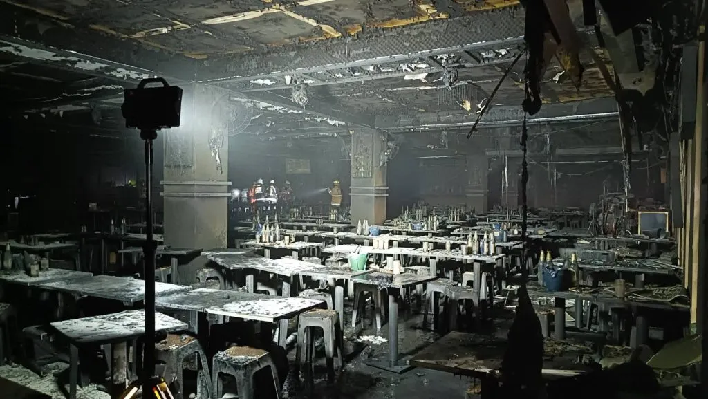 影／火柱直接噴出！泰國曼谷啤酒餐廳大火至少27人死　疑空調電線短路引起
