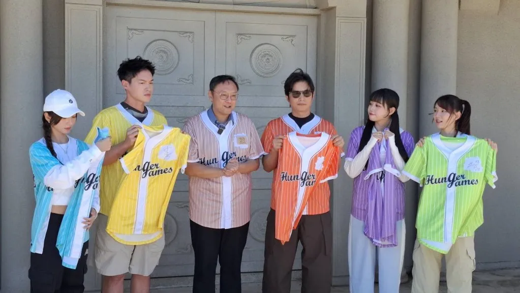 鄭照新攜手《飢餓遊戲》宣傳臺中鍋烤節  邀全民投票抽限定簽名球衣