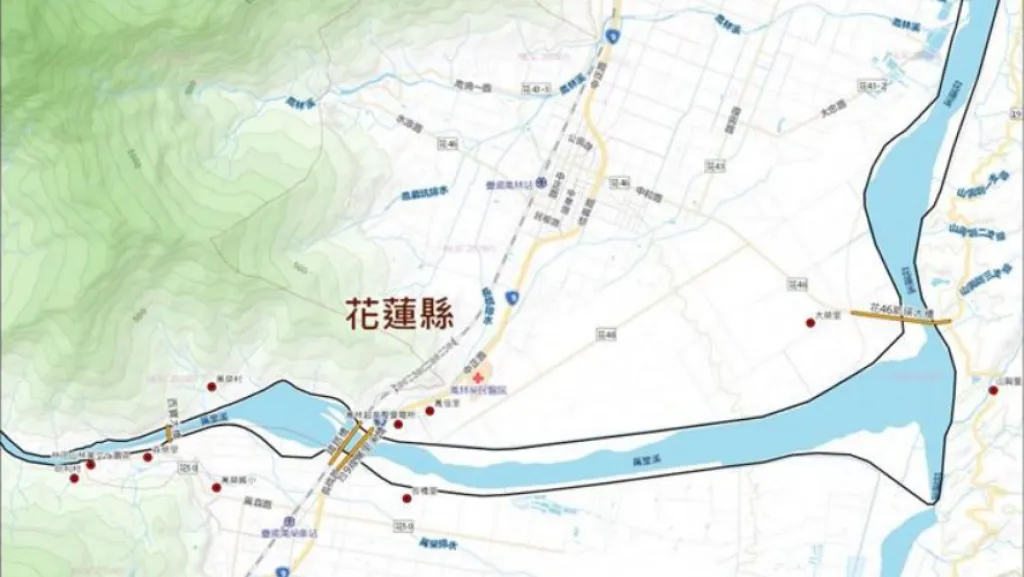 花蓮萬里溪堰塞湖已開始溢流　「河道部分」紅色警戒仍有壩體潰決風險