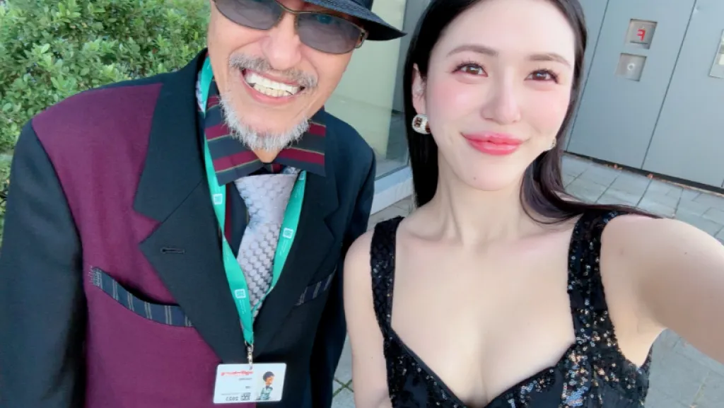 AV名導癌逝 女優塩見彩「宣布引退」:沒有他我不想待