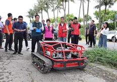 告別高風險人工除草 台南仁德滯洪池導入油電混合履帶割草機提升維護效率