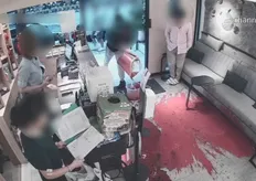 雙北連鎖按摩店遭潑漆寄送防彈衣恐嚇！　竹聯幫成員教唆青少年犯案警逮8人